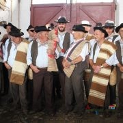 Visitar o Alentejo - Cante - Património Imaterial da Humanidade UNESCO; homens com manta e balsa.