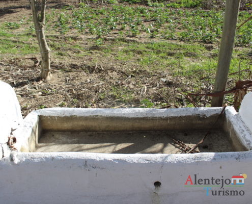 Tanque de água - Poço e lavadouro dos Namorados 2