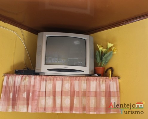 A televisão - Taberna do Manel – Conceição – Concelho de Ourique