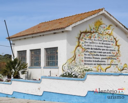 Beleza e simplicidade em tons de azul e branco - Escola primária – Aldeia dos Elvas – Concelho de Aljustrel