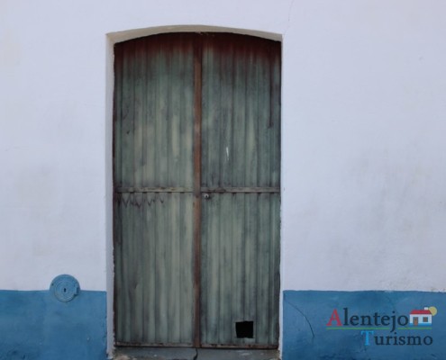 Porta com gateira - Museu vivo – Grandaços – Concelho de Ourique - Alentejo