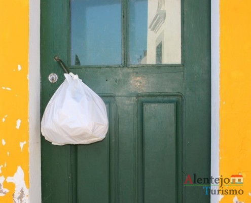 Saco à porta – hábitos e costumes do Alentejo