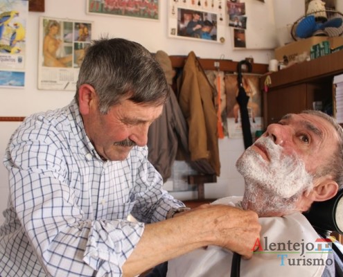 Corte de Barba e cabelo; Barbearia Silva; Cabeça Gorda; Concelho de Beja; Alentejo