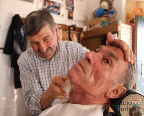 Corte de Barba e cabelo; Barbearia Silva; Cabeça Gorda; Concelho de Beja; Alentejo