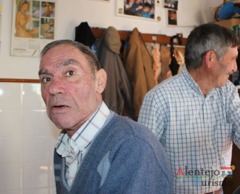 Corte de Barba e cabelo; Barbearia Silva; Cabeça Gorda; Concelho de Beja; Alentejo