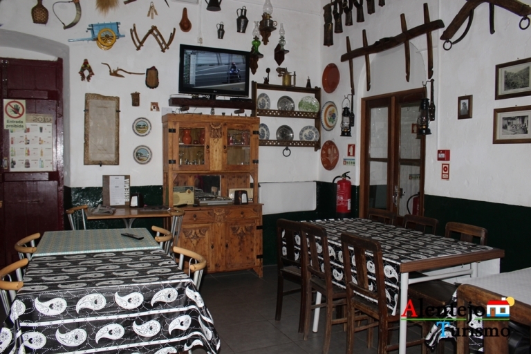 casa de asto tapas castro verde alentejo004 768x512