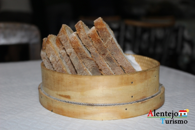 casa de asto tapas castro verde alentejo015 768x512