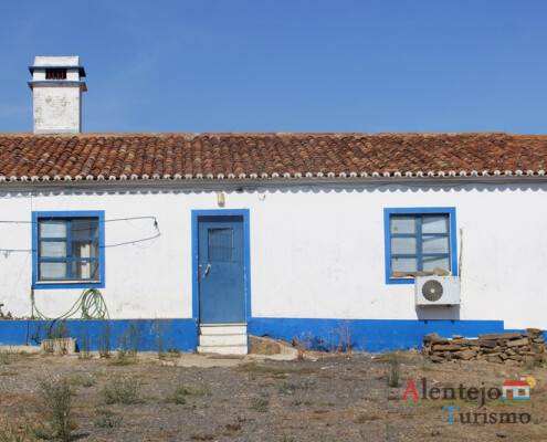 NOBRE, Maria Vitória (2021). Saudade. As Memórias do Meu Povo, 1ª página; Edição online; AlentejoTurismo.pt.; Grandaços, Alentejo.